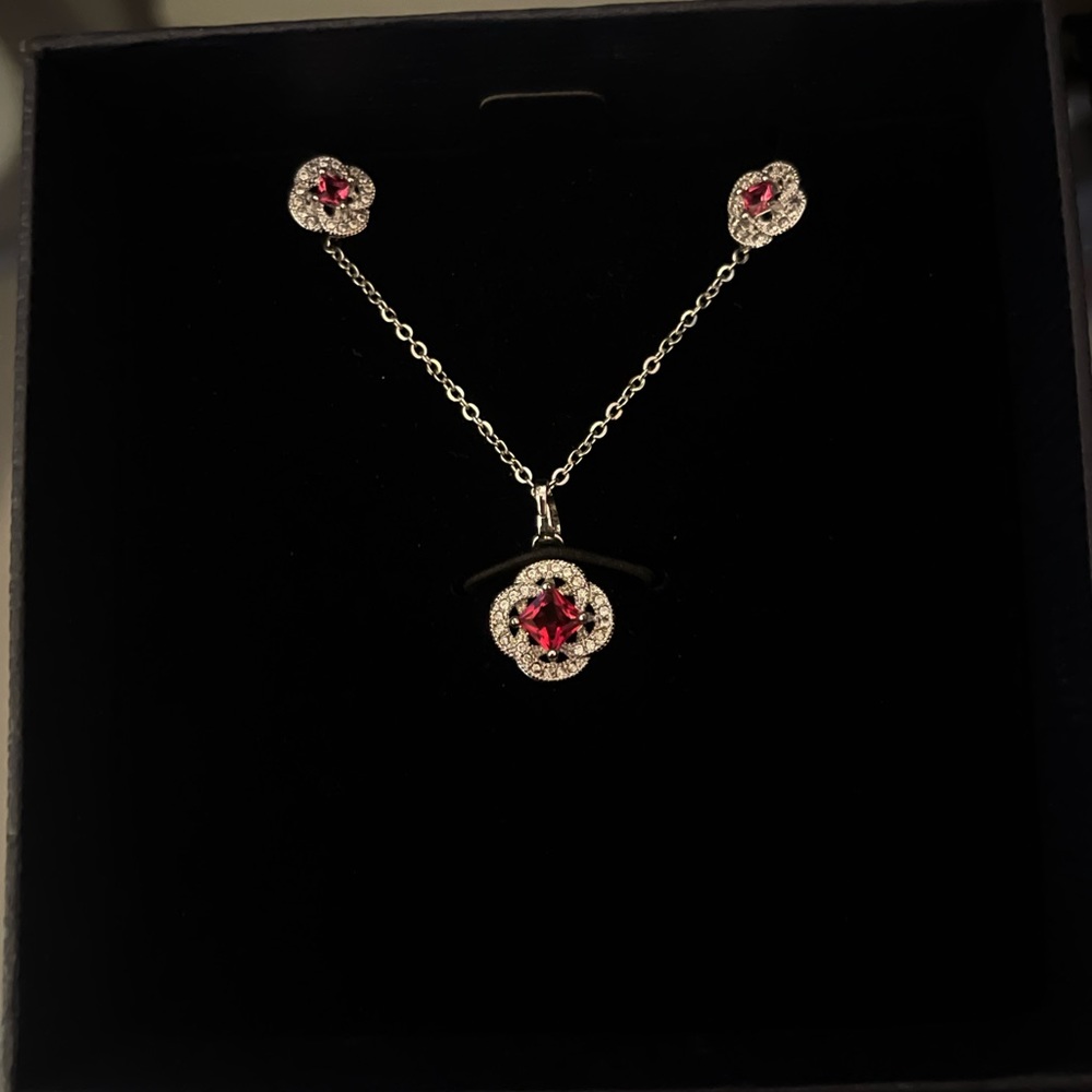 Beautiful Pink stone jewelry set.
